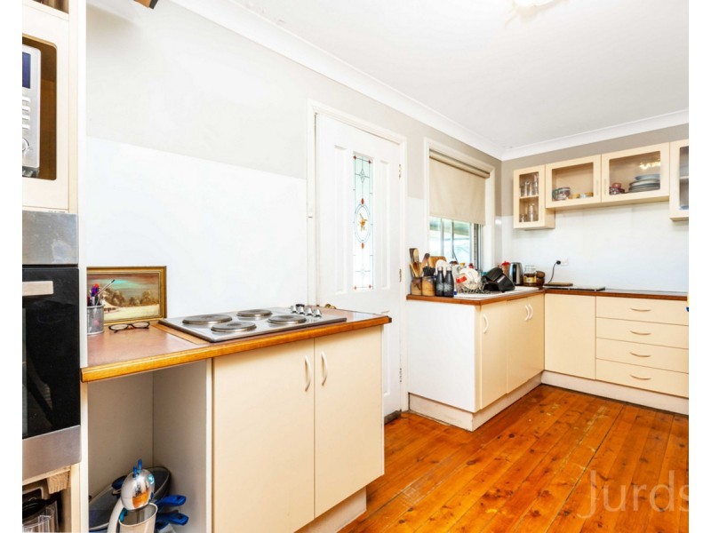 9 Racecourse Road, Cessnock NSW 2325