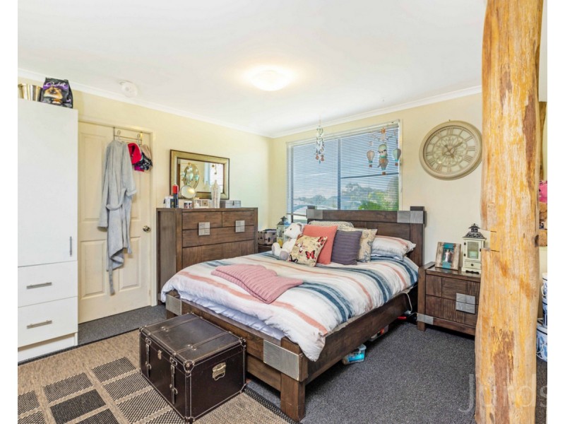 9 Racecourse Road, Cessnock NSW 2325