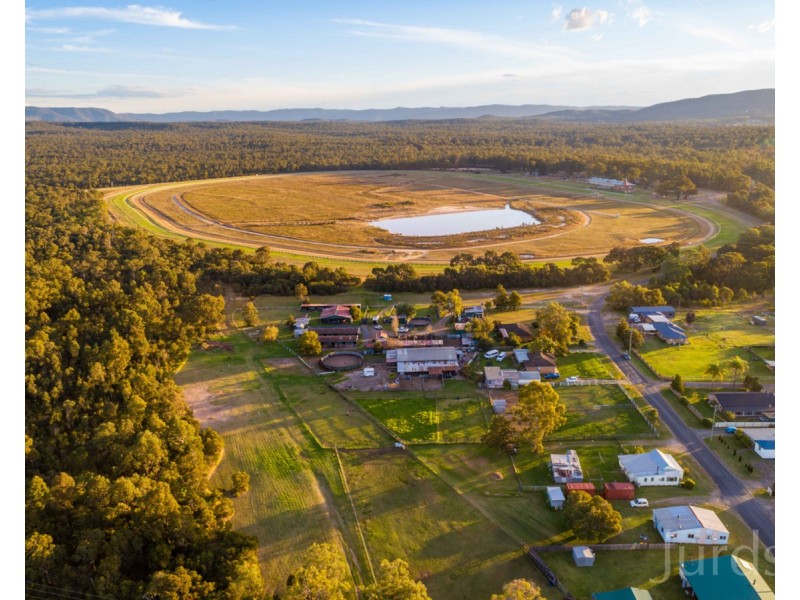 9 Racecourse Road, Cessnock NSW 2325