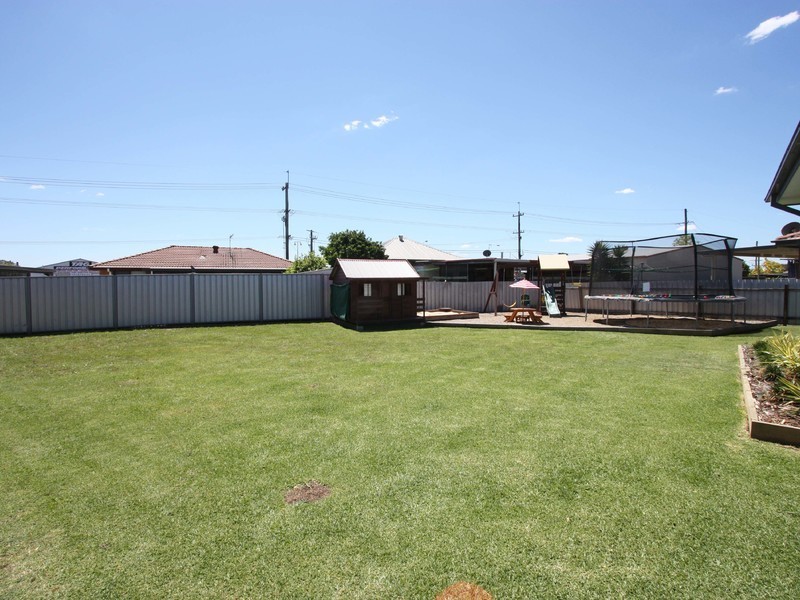12 Elliott Street, Kurri Kurri NSW 2327