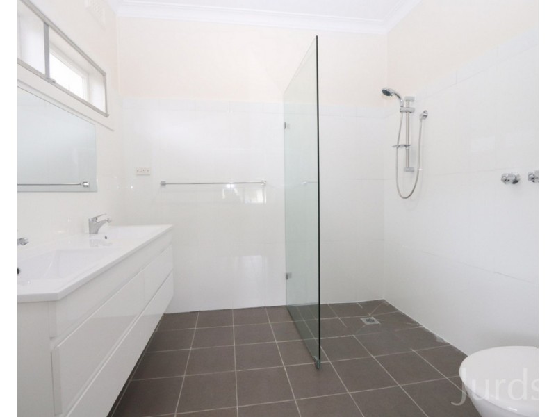 13 Guest Street, Cessnock NSW 2325