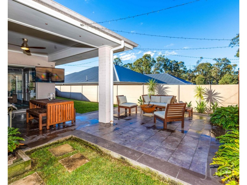 14 Ainsworth Crescent (Huntlee), North Rothbury NSW 2335