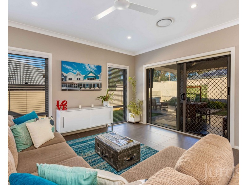 14 Ainsworth Crescent (Huntlee), North Rothbury NSW 2335