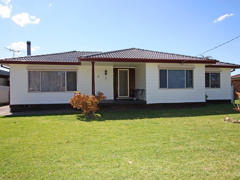 19 Adams Street, Heddon Greta NSW 2321