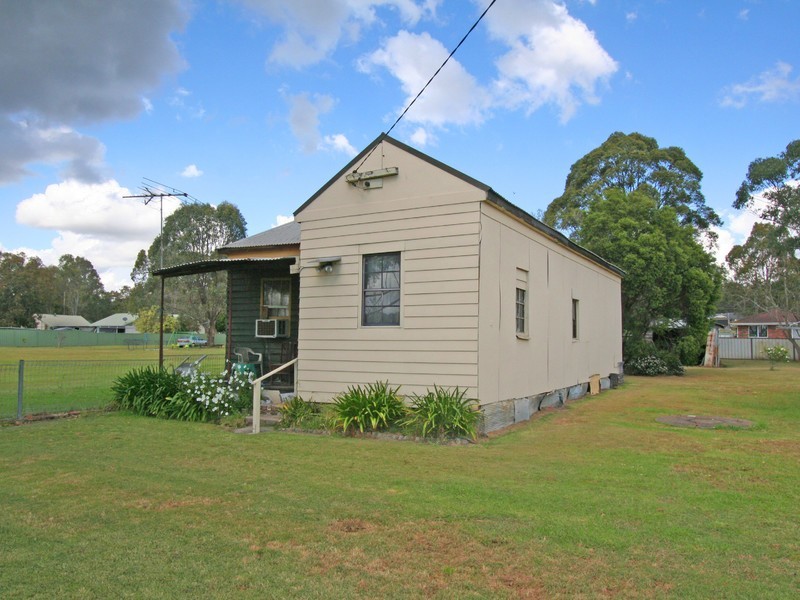 16 Lloyd Street, Greta NSW 2334