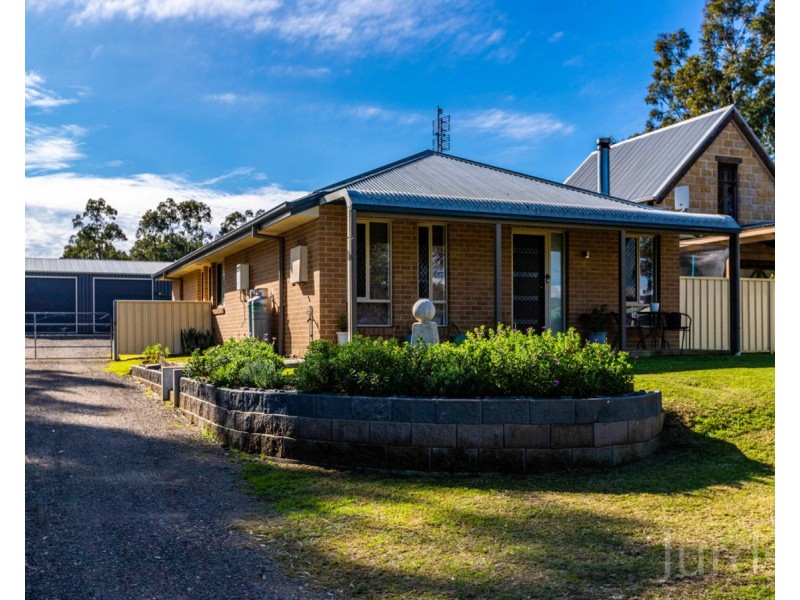 9 Stirling Street, Abernethy NSW 2325
