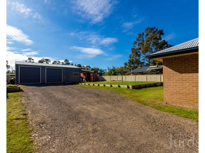 9 Stirling Street, Abernethy NSW 2325