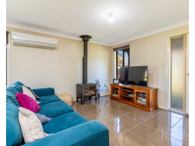 9 Stirling Street, Abernethy NSW 2325