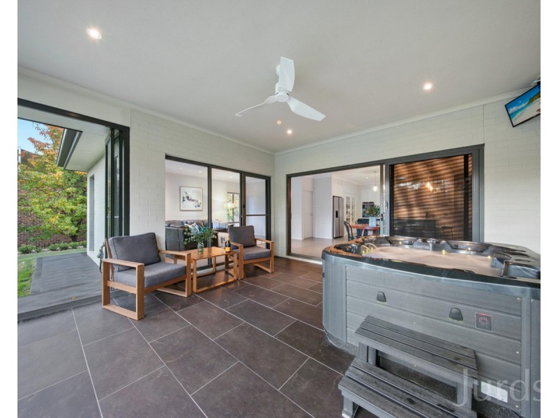 1760 Wine Country Drive, North Rothbury NSW 2335