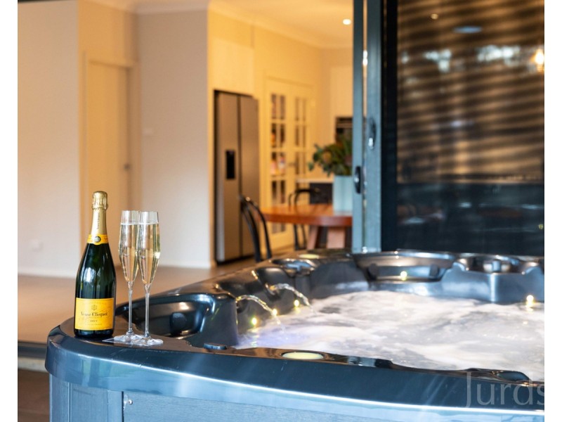 1760 Wine Country Drive, North Rothbury NSW 2335