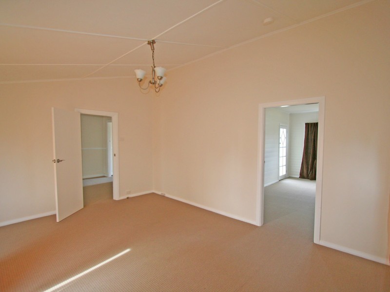 68 Anzac Ave, Cessnock NSW 2325