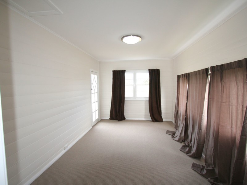 68 Anzac Ave, Cessnock NSW 2325