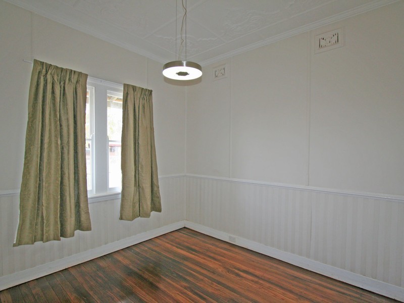 68 Anzac Ave, Cessnock NSW 2325