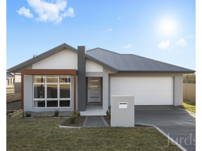 17 Moran Parkway, North Rothbury NSW 2335