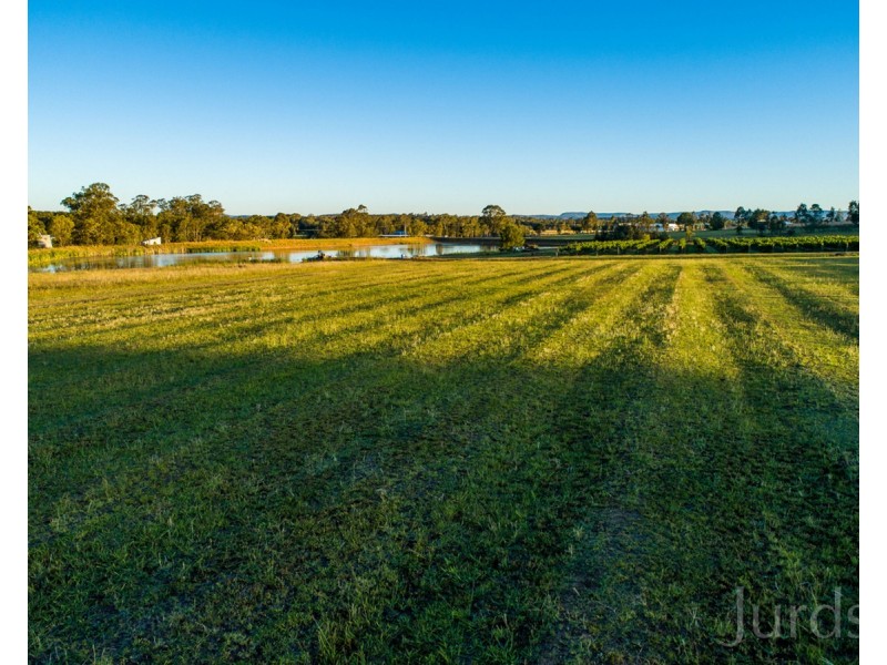 305 Wine Country Drive, Nulkaba NSW 2325