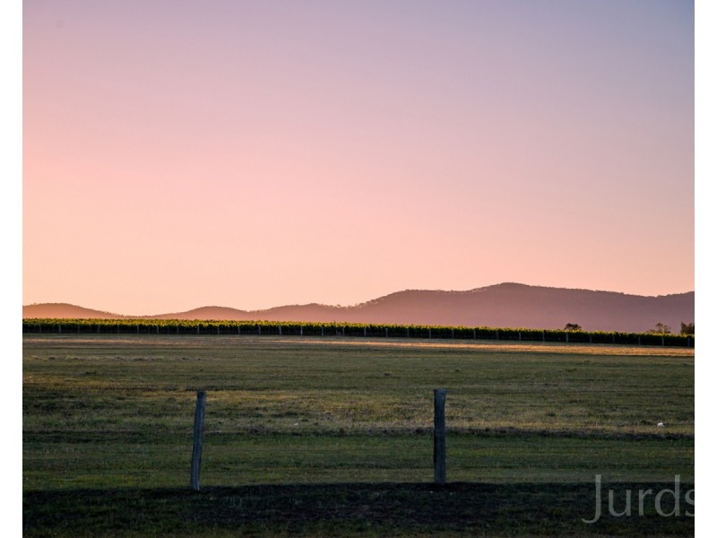 305 Wine Country Drive, Nulkaba NSW 2325