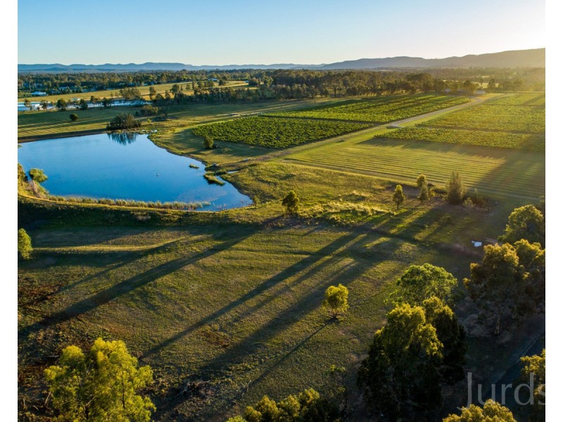 305 Wine Country Drive, Nulkaba NSW 2325