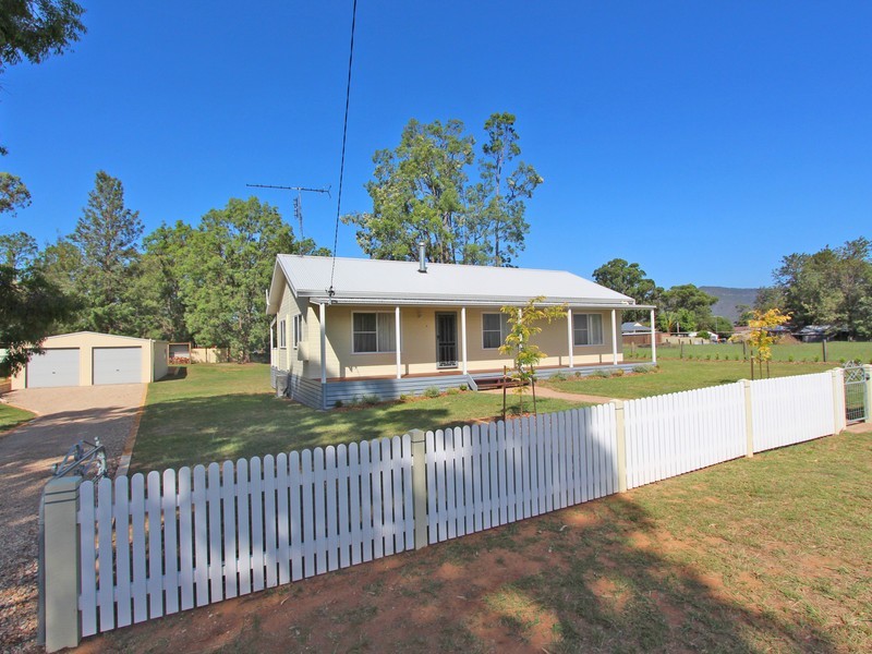 18 Howe Street, Broke NSW 2330