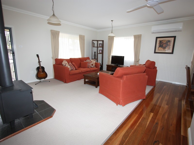 18 Howe Street, Broke NSW 2330
