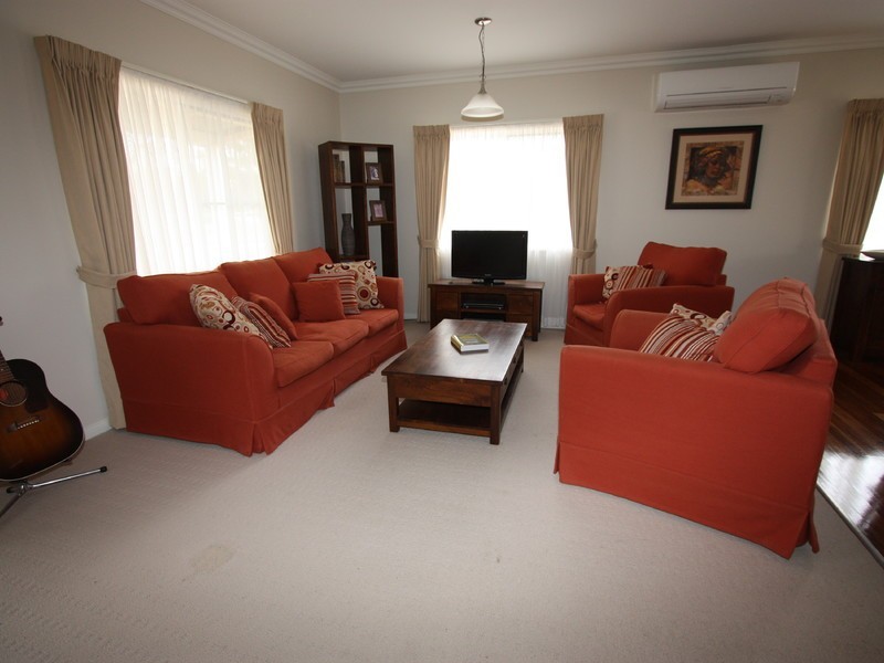 18 Howe Street, Broke NSW 2330