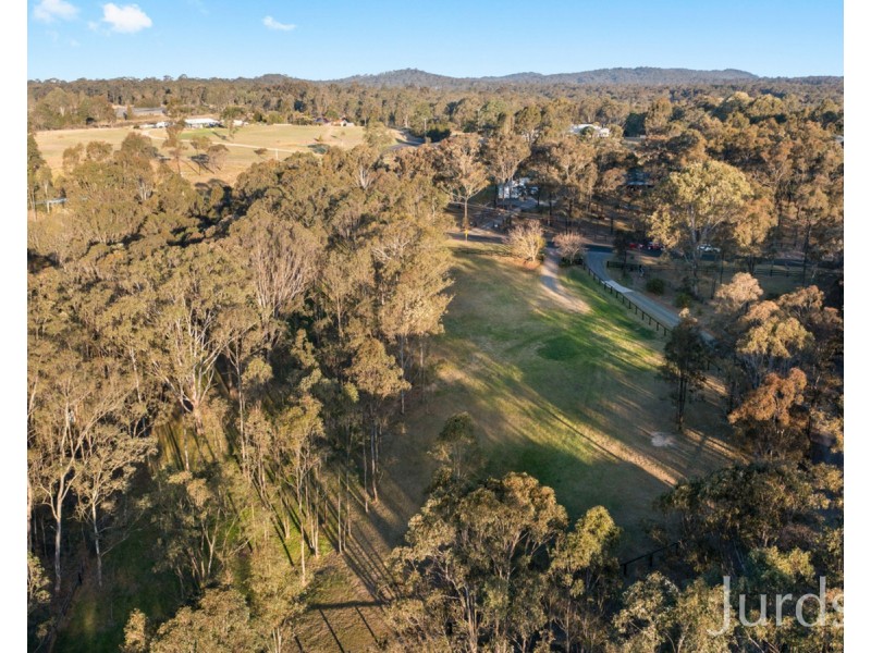 15 Merewether Close, North Rothbury NSW 2335
