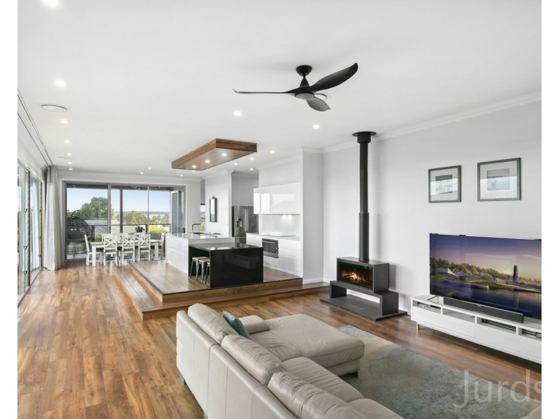 8 Albuera Close, Morpeth NSW 2321