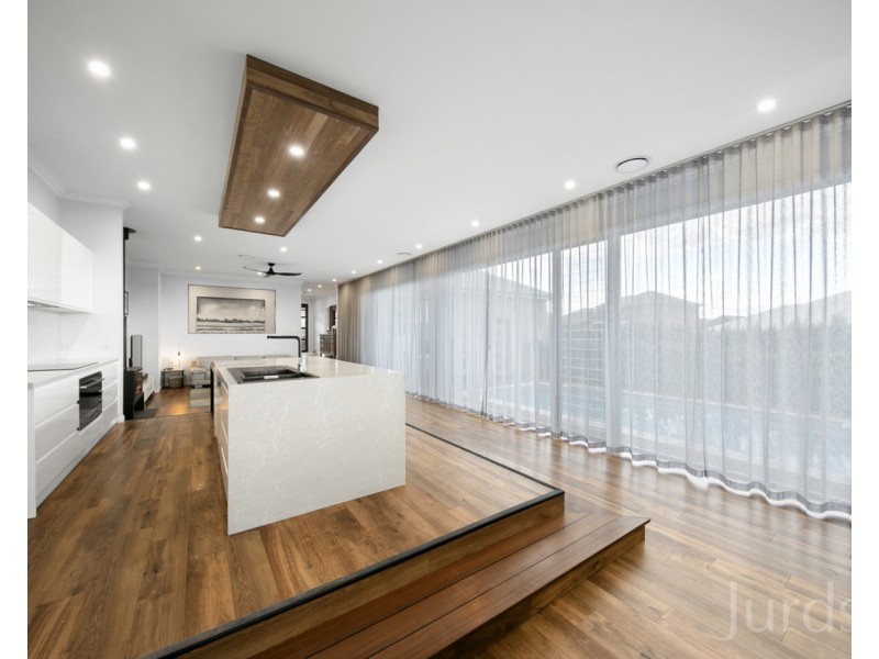 8 Albuera Close, Morpeth NSW 2321