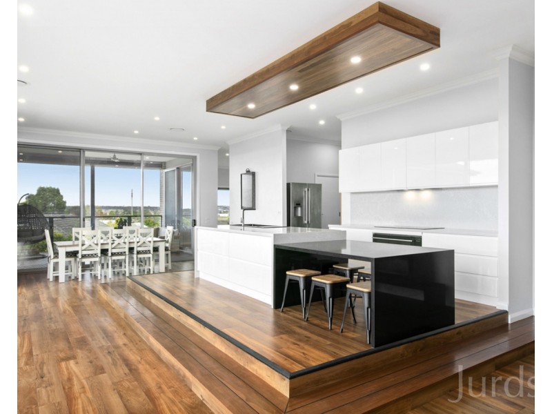 8 Albuera Close, Morpeth NSW 2321