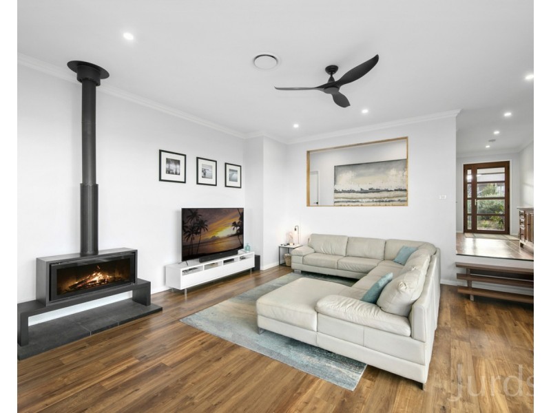 8 Albuera Close, Morpeth NSW 2321