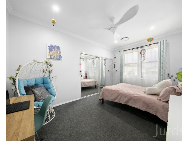 8 Albuera Close, Morpeth NSW 2321