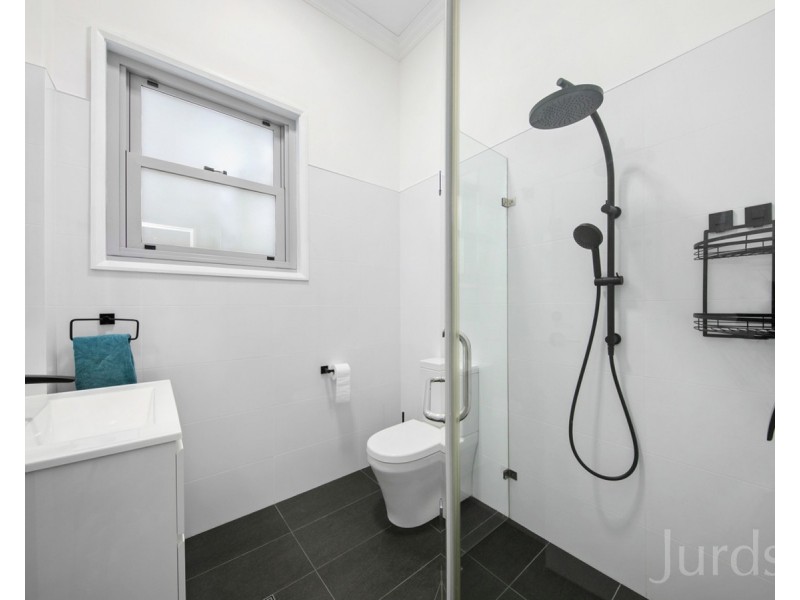 8 Albuera Close, Morpeth NSW 2321