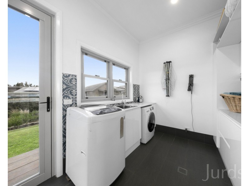 8 Albuera Close, Morpeth NSW 2321