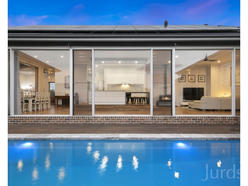 8 Albuera Close, Morpeth NSW 2321