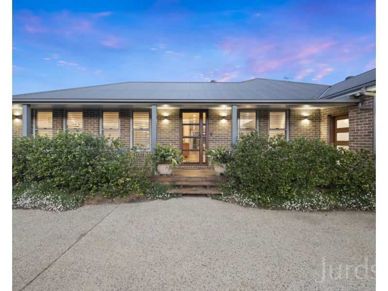 8 Albuera Close, Morpeth NSW 2321