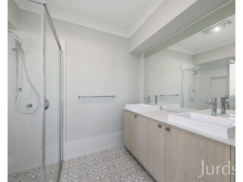 17 Moran Parkway, North Rothbury NSW 2335