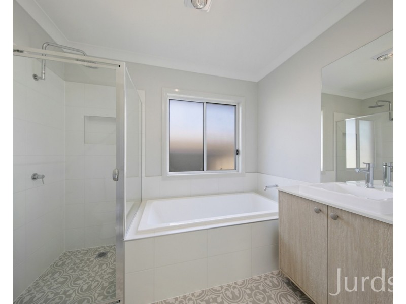 17 Moran Parkway, North Rothbury NSW 2335