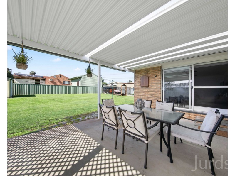 37 Mavis Street, Cessnock NSW 2325