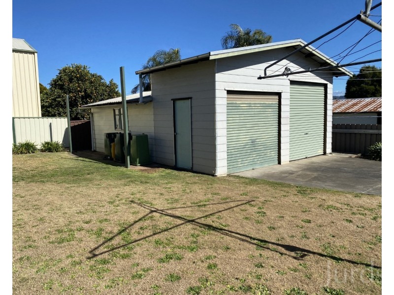 33 Moore Street, Cessnock NSW 2325