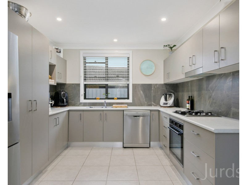 2/1 Elizabeth Street, Cessnock NSW 2325