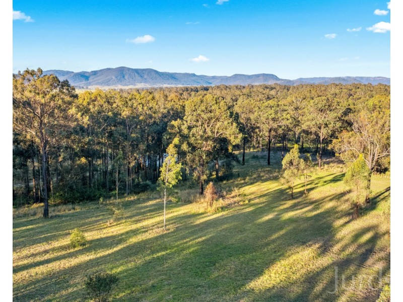 215 McMullins Road, Branxton NSW 2335