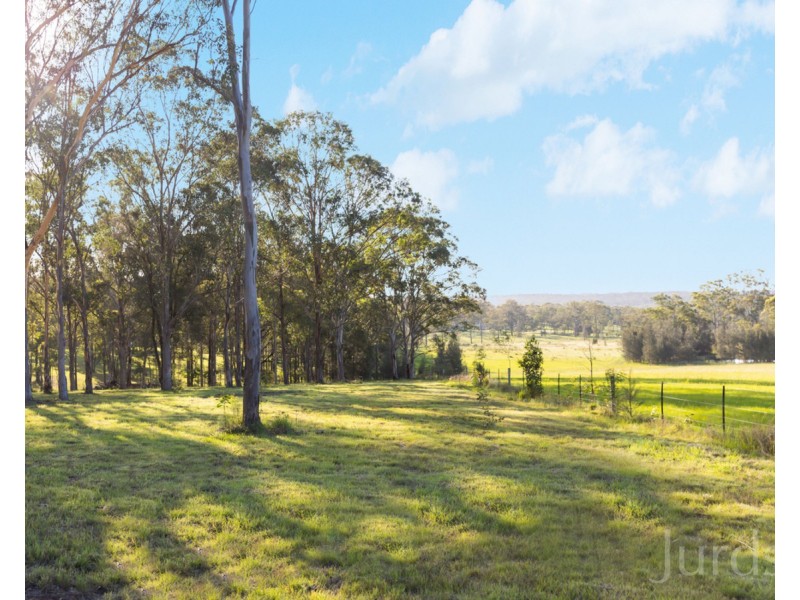 28B The Ballabourneen, Lovedale NSW 2325