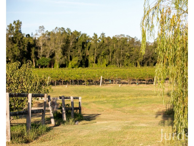 379 Wilderness Road, Lovedale NSW 2325