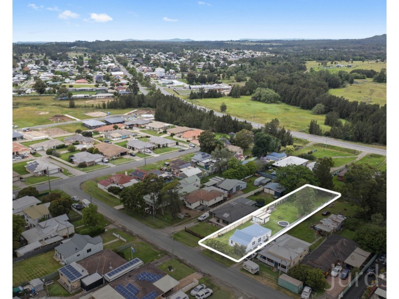 8 Whitburn Street, Greta NSW 2334