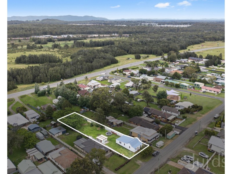 8 Whitburn Street, Greta NSW 2334