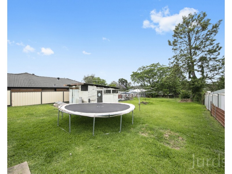 8 Whitburn Street, Greta NSW 2334