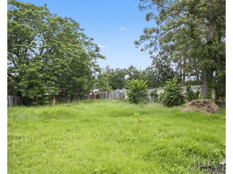 8 Whitburn Street, Greta NSW 2334