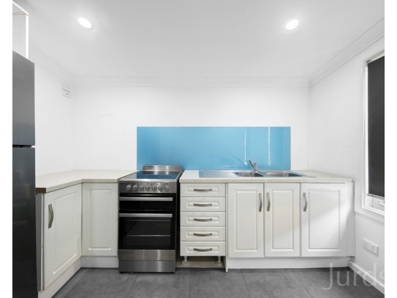 8 Whitburn Street, Greta NSW 2334