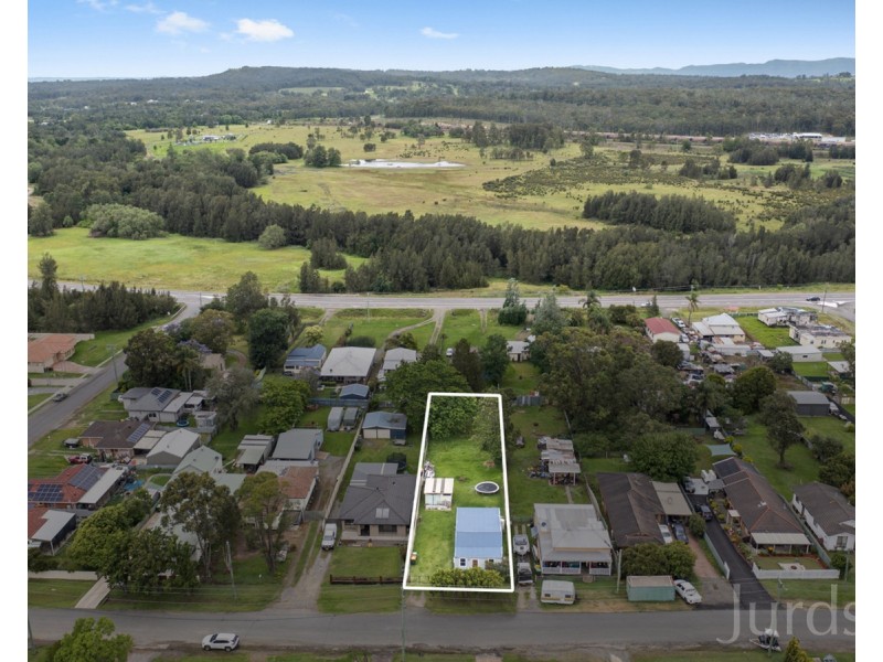 8 Whitburn Street, Greta NSW 2334