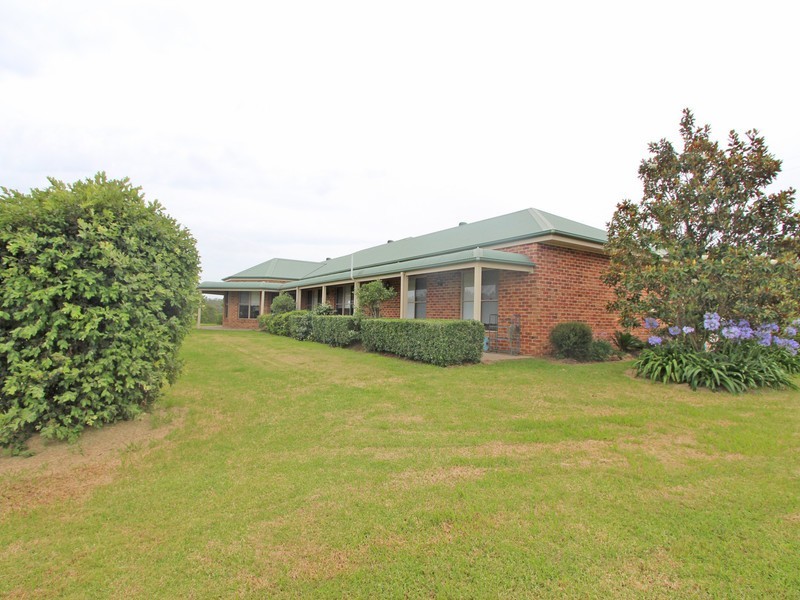 642 Wollombi Road, Bishops Bridge NSW 2326