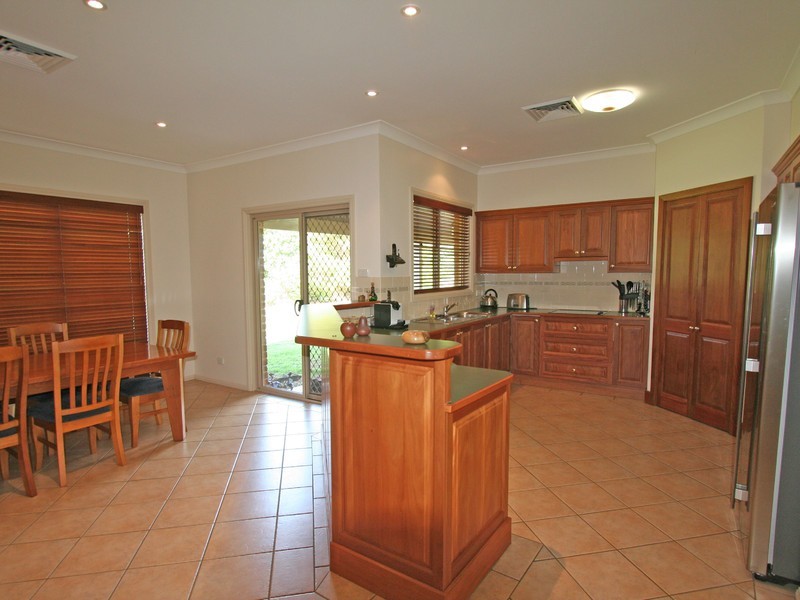 642 Wollombi Road, Bishops Bridge NSW 2326